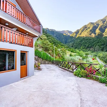 Fontes 7 * Ponta Delgada (Madeira)